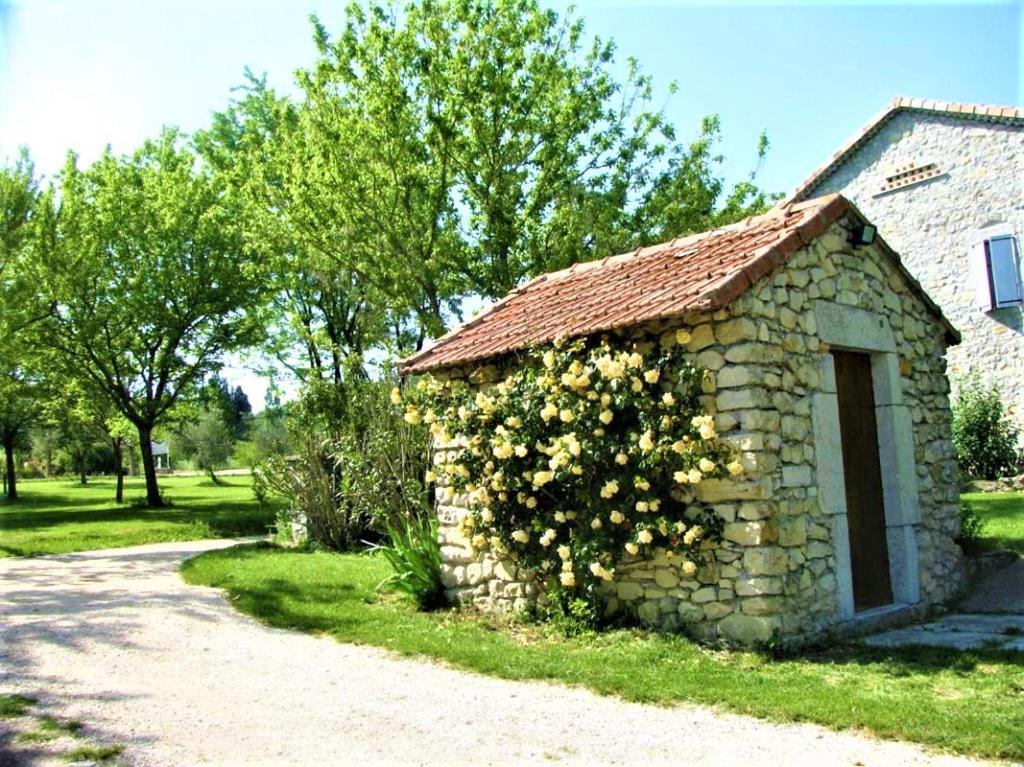 Gite De Groupe 15 A 19P, Parc, Salle De Reception - Chambres D'Hotes En Semaine Villeneuve-de-Berg Exteriör bild